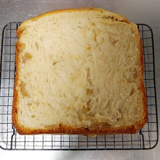 HBで作る、胡桃ゴロゴロ食パン